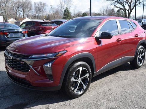 Used 2024 Chevrolet Trax RS w/ Driver Confidence Package image 4