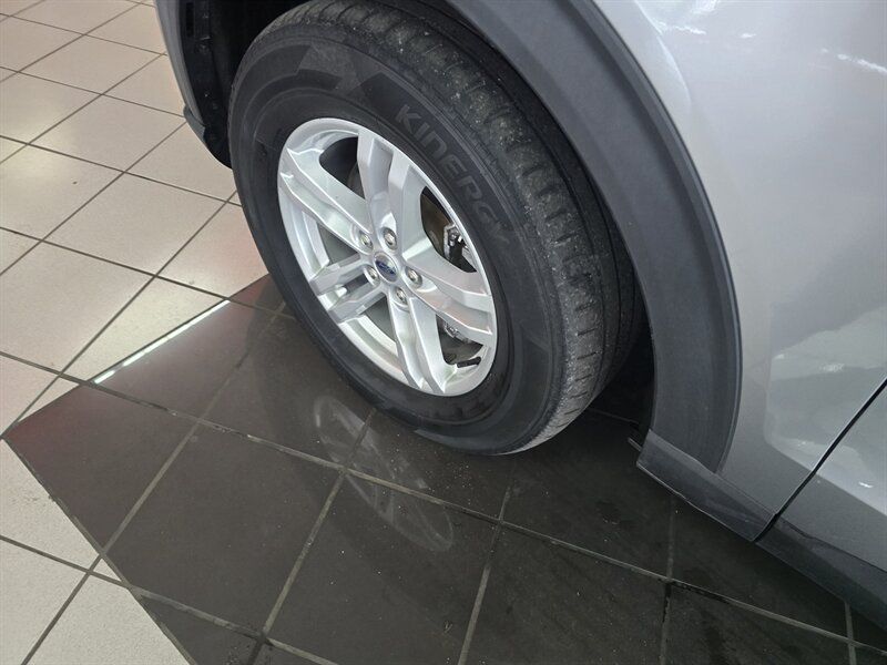 Used 2020 Ford Explorer XLT AWD/4WD image 38