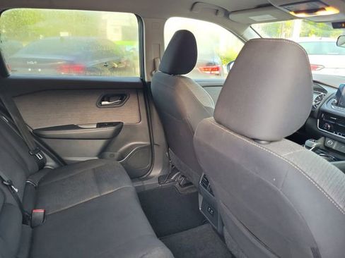 Used 2023 Nissan Rogue SV image 32