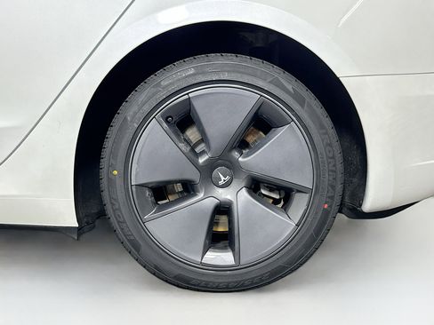 Used 2023 Tesla Model 3 Standard Range RWD image 11