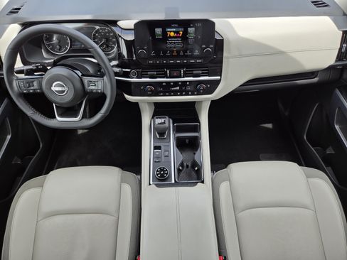 Used 2024 Nissan Pathfinder SL AWD/4WD image 22