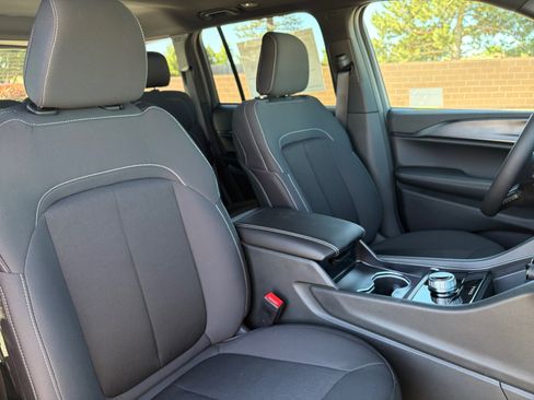 New 2026 Jeep Grand Cherokee Laredo X AWD/4WD image 24
