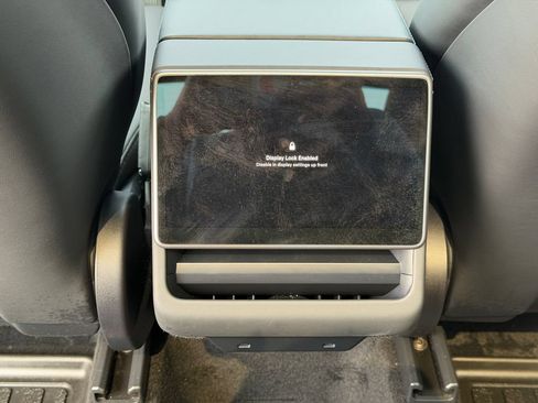 Used 2026 Tesla Model Y AWD image 22