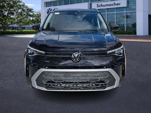New 2026 Volkswagen Taos SE image 3