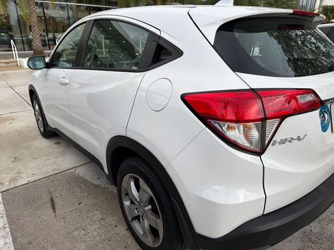 Used 2021 Honda HR-V LX image 6