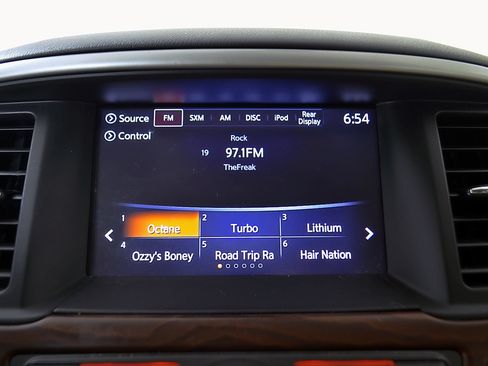 Used 2018 Nissan Pathfinder Platinum FWD image 30