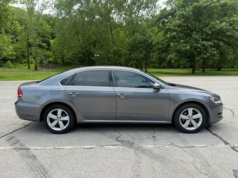 Used 2012 Volkswagen Passat 2.5 SE FWD image 4