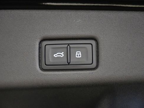 Used 2025 Audi Q5 Premium w/ Convenience Package AWD/4WD image 56