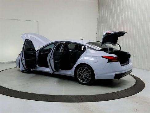 Used 2024 Nissan Altima 2.0 SR image 13