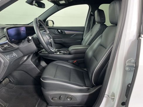 Certified 2025 Buick Enclave Preferred image 24