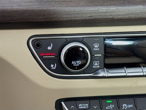 Used 2024 Audi Q5 e Premium Plus image 22