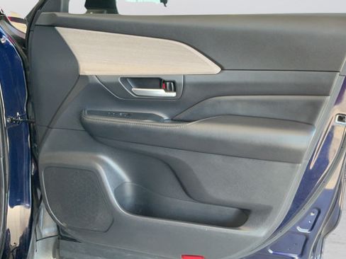 Used 2024 Toyota Grand Highlander FWD image 23