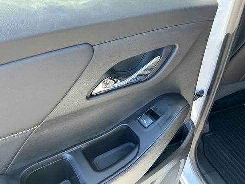 Used 2023 Chevrolet Traverse Premier image 21