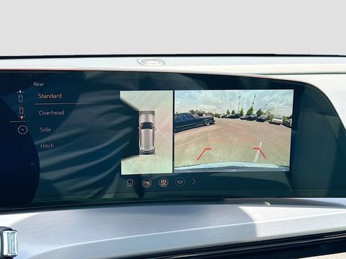 New 2026 Cadillac Vistiq Luxury image 14