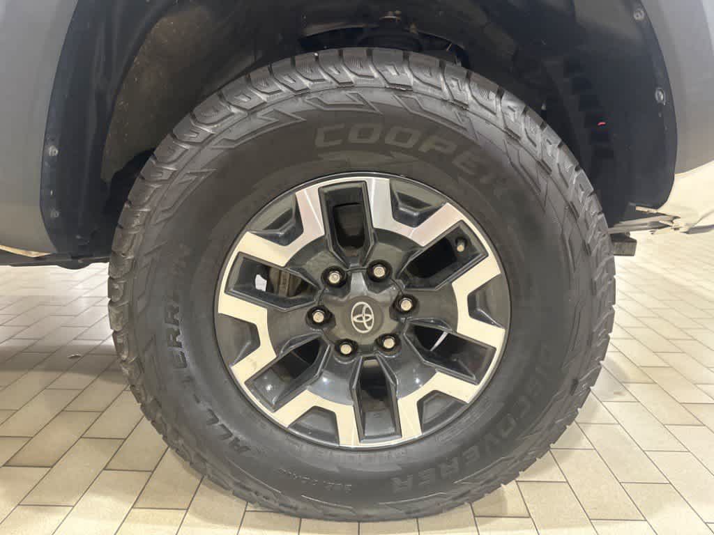 Used 2022 Toyota Tacoma TRD Off-Road w/ Technology Package RWD image 47