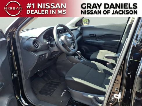 Certified 2025 Nissan Kicks Play S FWD image 25