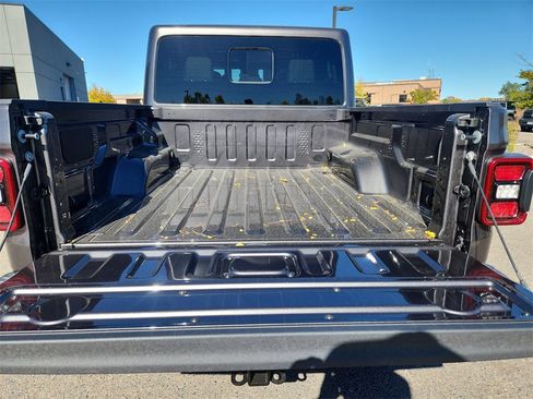 New 2025 Jeep Gladiator Mojave image 23