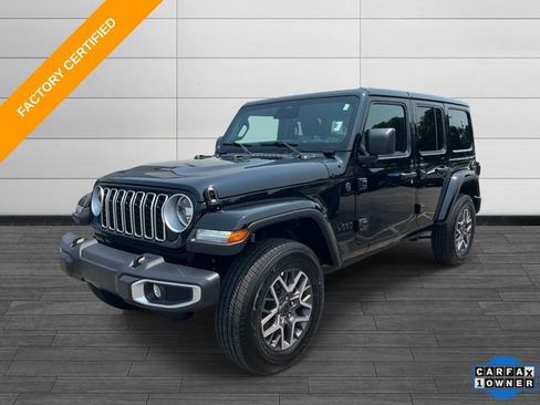 Used 2026 Jeep Wrangler Unlimited Sahara AWD/4WD image 8