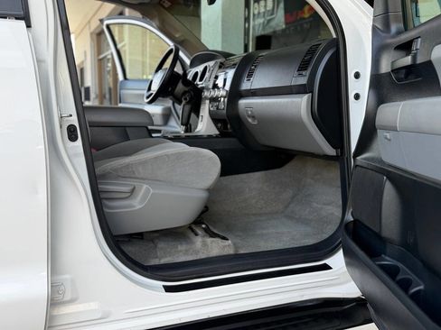 Used 2008 Toyota Sequoia SR5 image 60