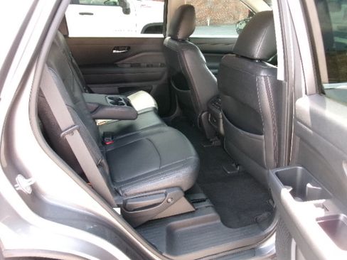 Used 2022 Nissan Pathfinder SV AWD/4WD image 13