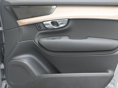 New 2026 Volvo XC90 B6 Plus w/ Protection Package Premier image 11