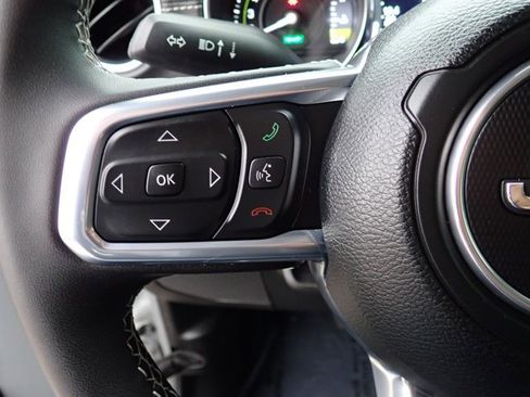 Used 2023 Jeep Wrangler Sahara image 12