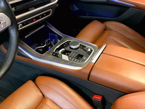 Used 2023 BMW X7 xDrive40i w/ Premium Package image 17