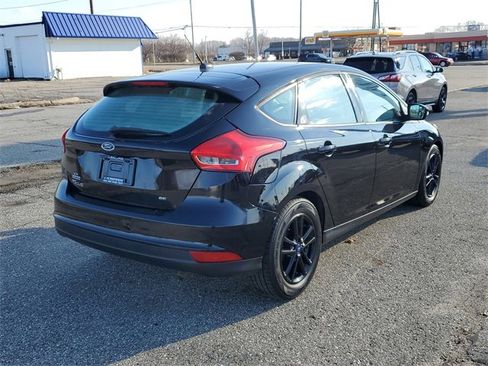 Used 2017 Ford Focus SE image 3