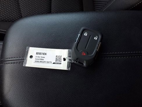 Used 2023 GMC Terrain SLE w/ Elevation Edition image 14