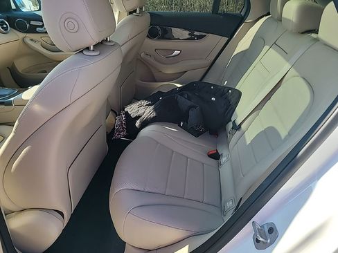 Certified 2022 Mercedes-Benz GLC 300 image 9