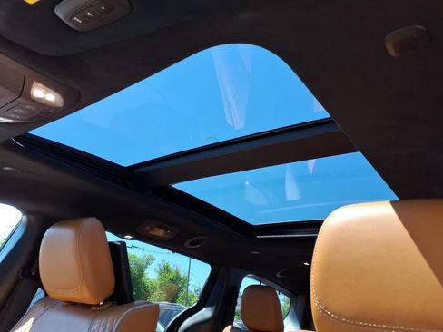 Used 2022 Chrysler Pacifica Pinnacle AWD/4WD image 18