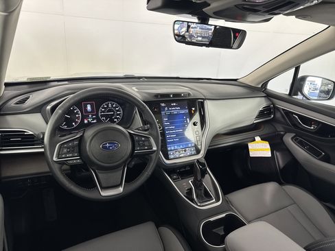 Used 2025 Subaru Outback Limited image 29