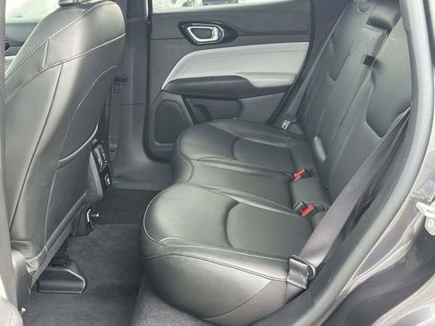 Used 2023 Jeep Compass Limited image 15