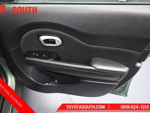 Used 2014 Kia Soul FWD image 27