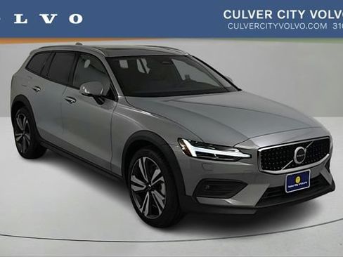 Certified 2026 Volvo V60 B5 Cross Country Plus w/ Climate Package AWD/4WD image 1