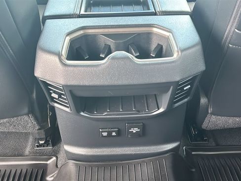 Used 2024 Toyota Tundra Limited AWD/4WD image 32