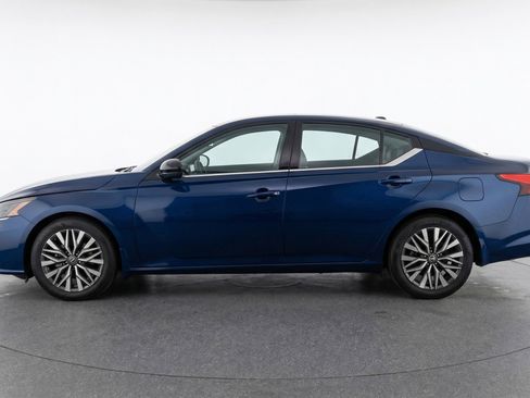 Used 2025 Nissan Altima 2.5 SV image 5