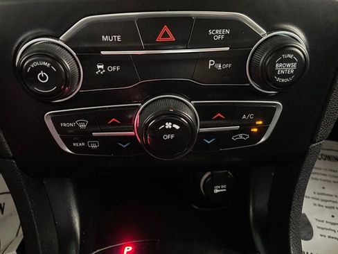 Used 2019 Dodge Charger SXT image 34