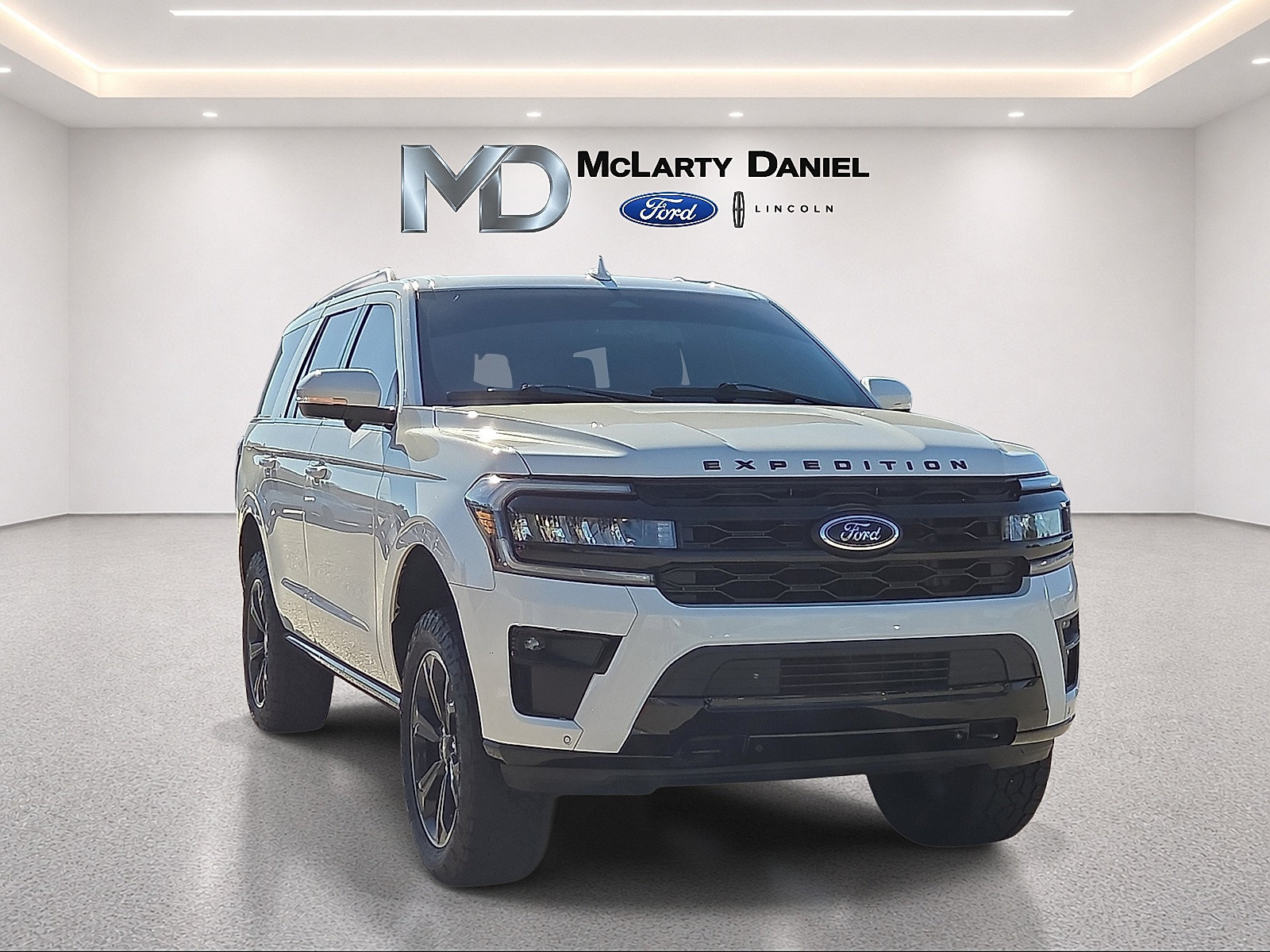 Used 2023 Ford Expedition Limited AWD/4WD image 1