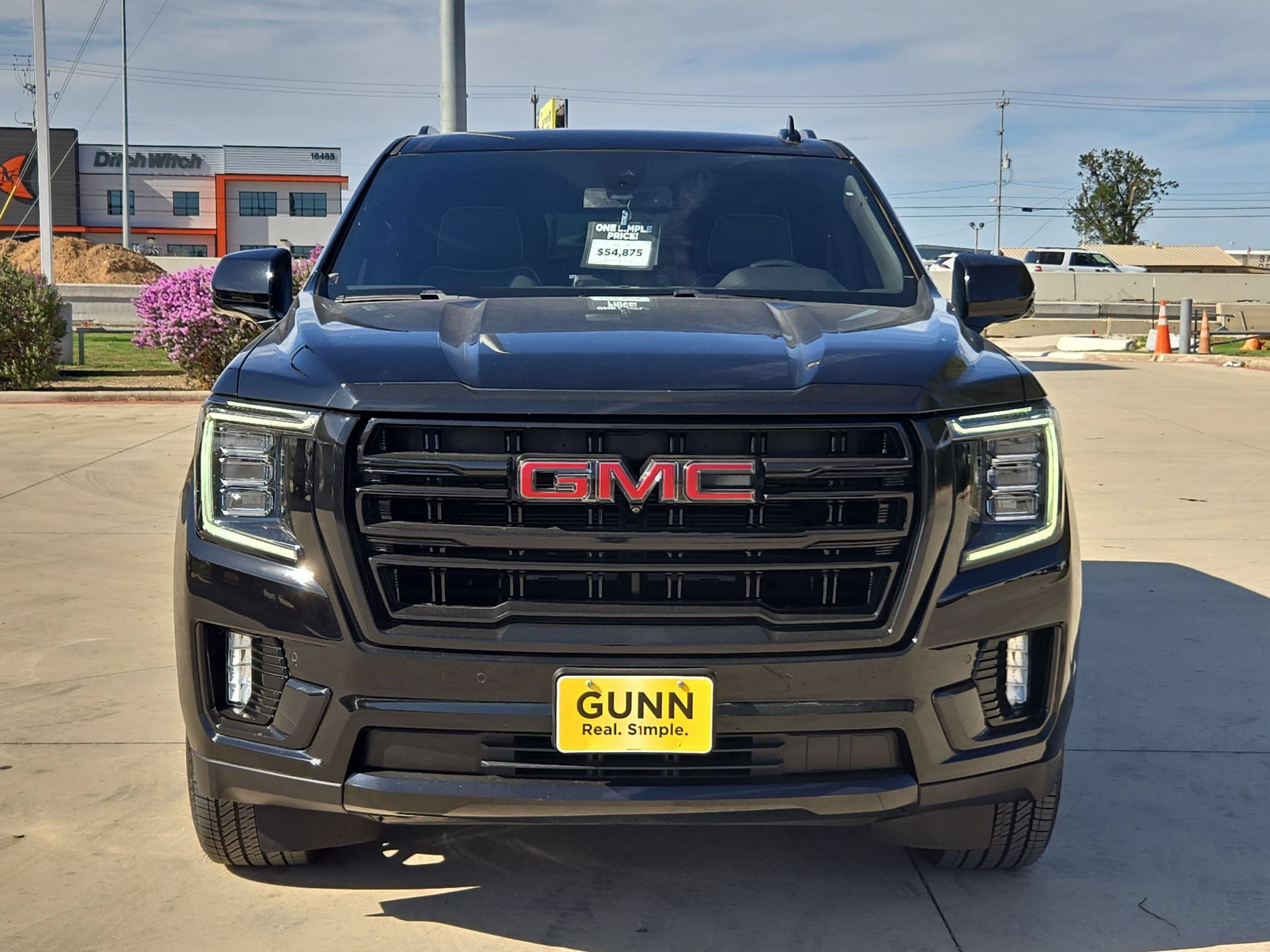 Certified 2022 GMC Yukon SLT w/ SLT Luxury Package AWD/4WD image 8
