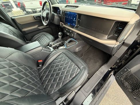 Used 2023 Ford Bronco Wildtrak AWD/4WD image 22
