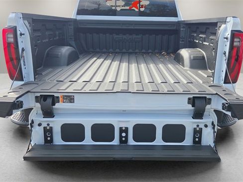 New 2026 GMC Sierra 2500 SLT w/ SLT Premium Package image 23