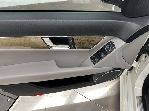 Used 2008 Mercedes-Benz C 350 Sport image 11