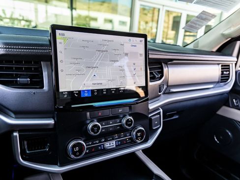 Used 2022 Ford Expedition XLT RWD image 19