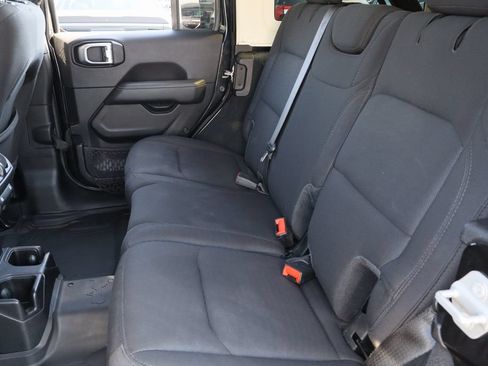 Used 2020 Jeep Wrangler Unlimited Sahara AWD/4WD image 25