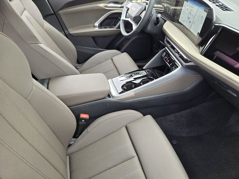 New 2025 Audi Q5 Prestige image 18