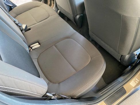 Used 2015 Kia Soul Base 4dr Crossover 6A image 30