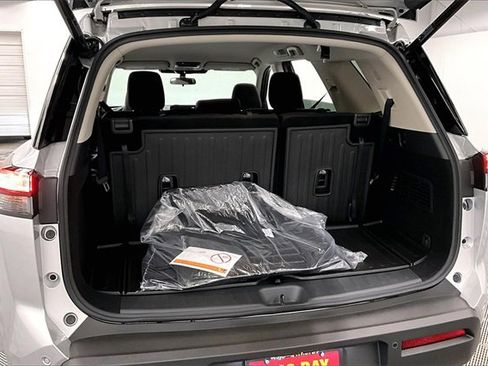 New 2025 Nissan Pathfinder SV w/ Black Appearance Package image 38