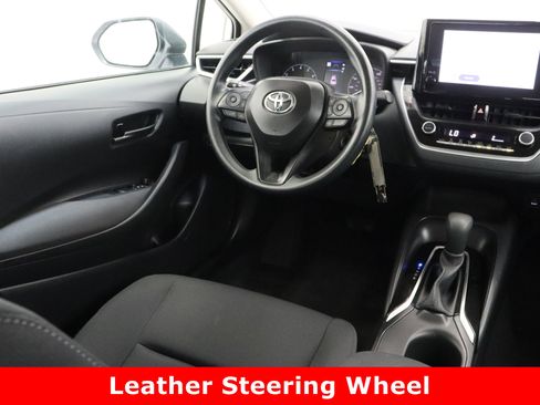 Used 2025 Toyota Corolla LE image 27