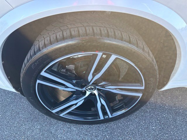 Used 2017 Volvo XC90 T6 R-Design w/ Vision Package AWD/4WD image 12